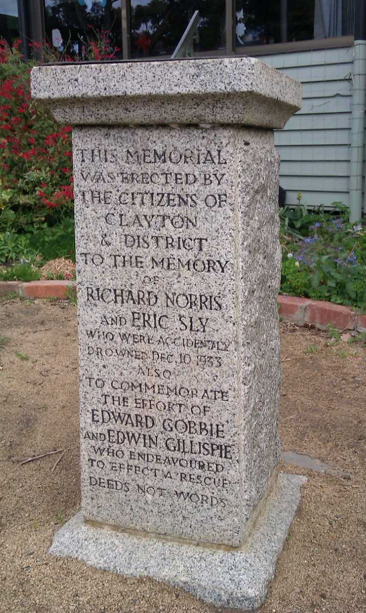 Memorial Clayton Nth School